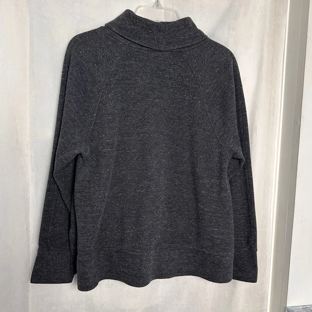 3/$20‎ 💥 Nike Swoosh Women’s Gray Sweatshirt Sz Small Pull Over Gray Athleisure